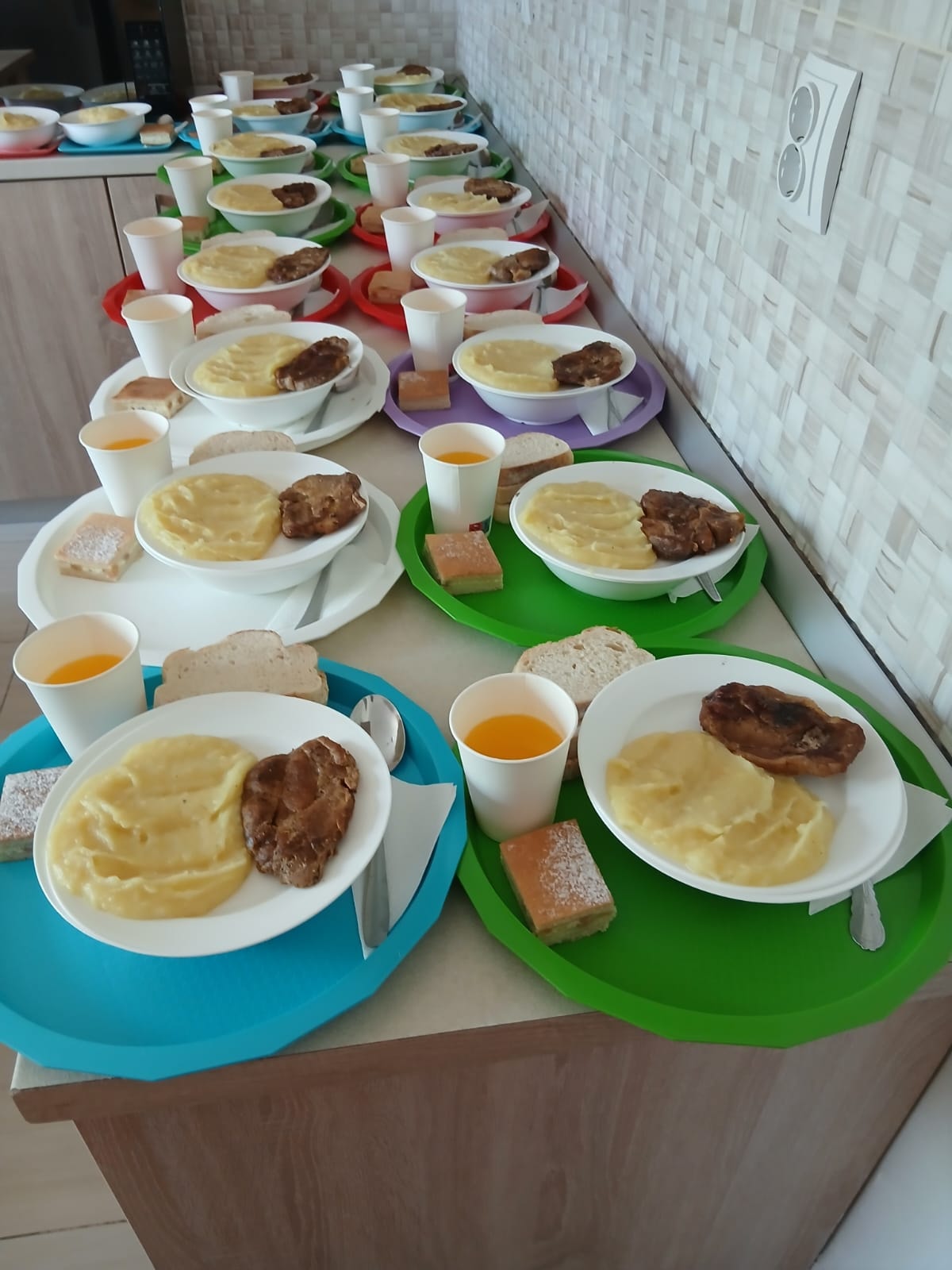 Cantina socială Mană Cerească – fotografie 18